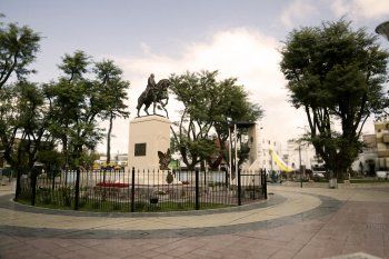 El partido de La Matanza es el municipio con mayor cantidad de habitantes de toda la Provincia, con una población que asciende a casi dos millones de habitantes El partido de La Matanza es el municipio con mayor cantidad de habitantes de toda la Provincia, con una población que asciende a casi dos millones de habitantes