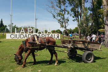 En La Plata y Bahía Blanca aumentó la pobreza