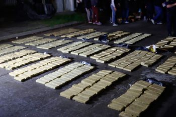 misterio en lanus por el hallazgo de 440 kilos de marihuana