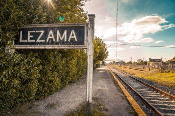 El fotógrafo Damian Álvarez @Alvarezl te invita a conocer Lezama a través de 10 fotos que capturó con su cámara. 