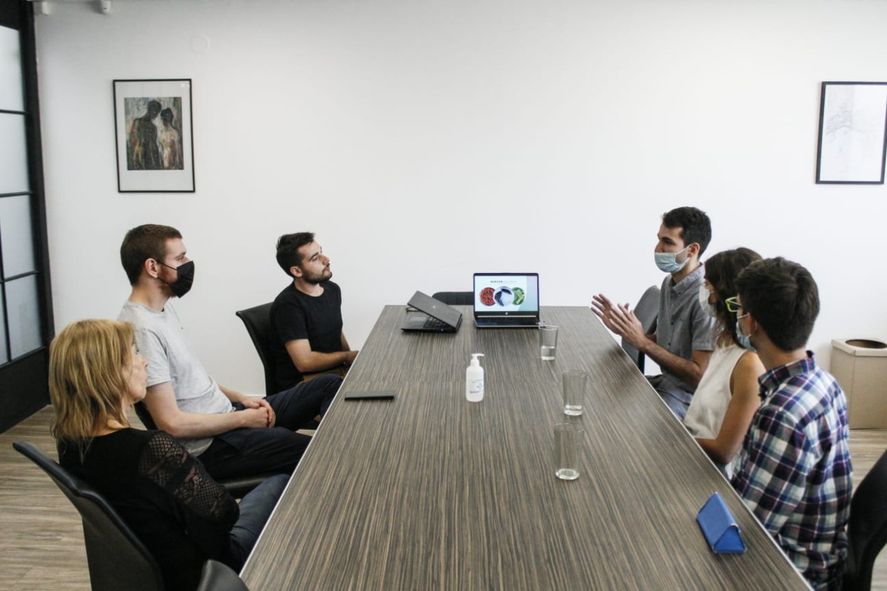 Los colorantes están hechos a partir de microorganismos 