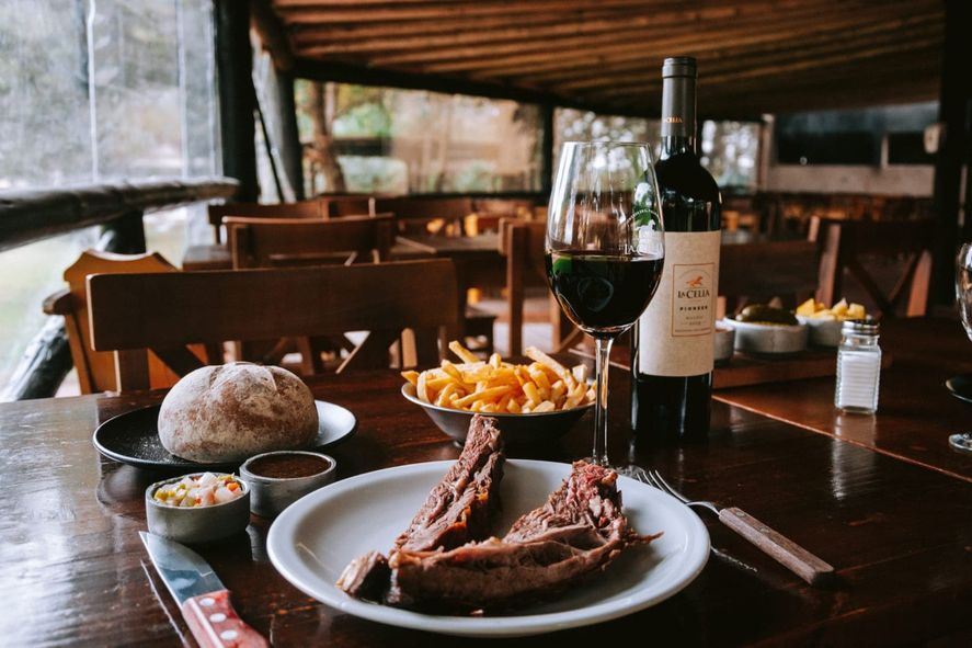 Propuestas para una escapada a Luján durante el feriado largo de junio 2022: Almuerzo en una parrilla de campo