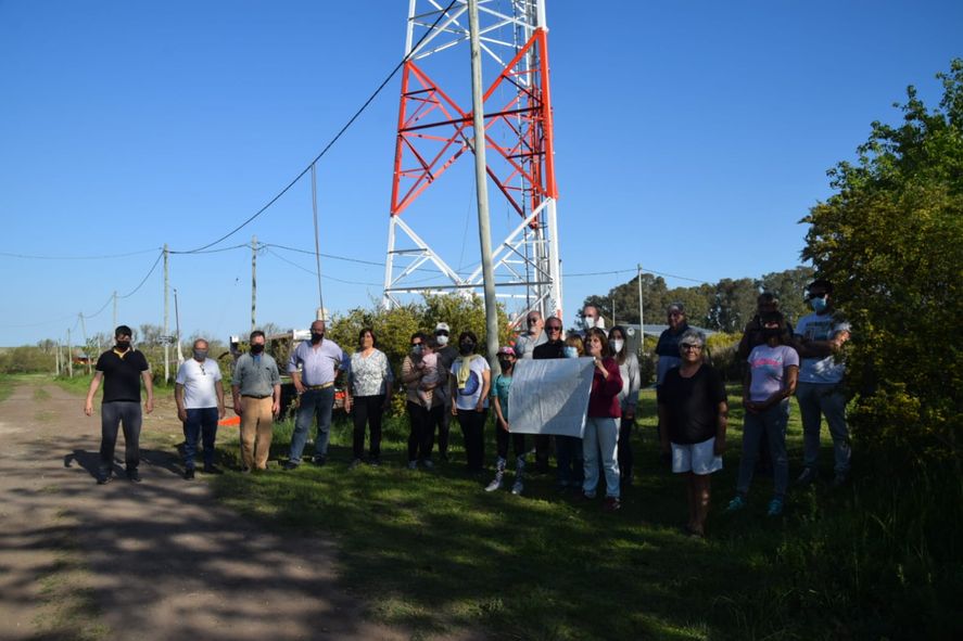 Protesta de vecinos de Colonia Nievas, por la instalación de una antena de telefonía