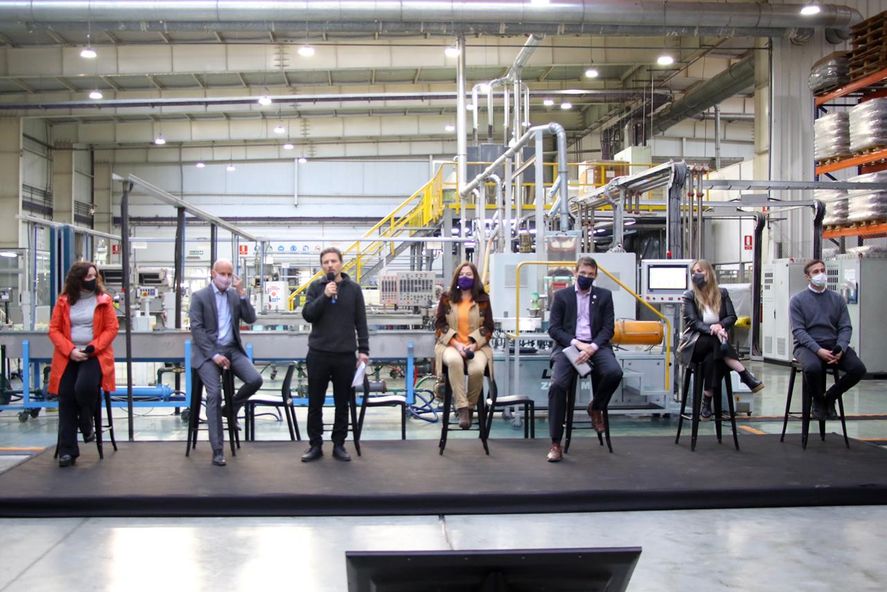 El anuncio de la línea de créditos con perspectiva de género se realizó en Pilar, y participó el gabinete de la Provincia.