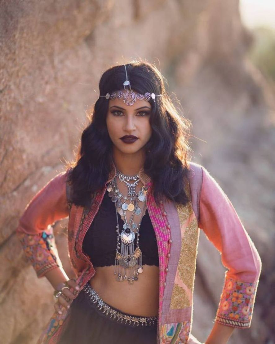 Richa Moorjani integra el reparto de "Yo nunca", la serie teen de Netflix