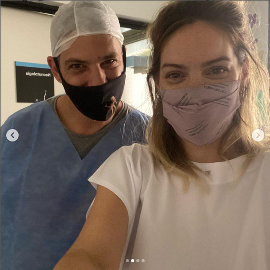 Macarena Paz junto a Rodrigo Pérez en el nacimiento de su hija 