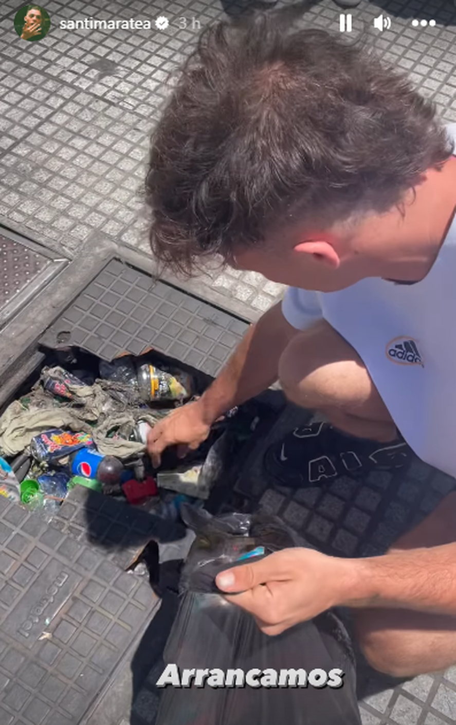 Santi Maratea se fue a limpiar al Obelisco tras los destrozos de los hinchas de la Selección Argentina
