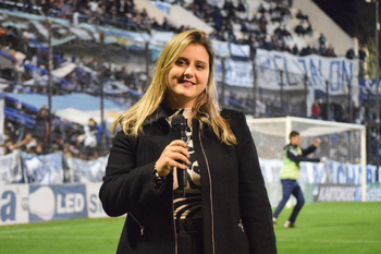 Giuliana es fanática de Quilmes y cumplió un sueño en el Centenario sin embargo, no pudo escapar de los machismos de la tribuna.