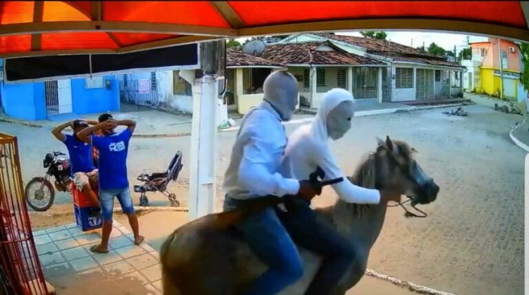 Video de un robo al estilo del Lejano Oeste en Brasil