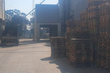 azul: dos trabajadores heridos tras una explosion en un silo