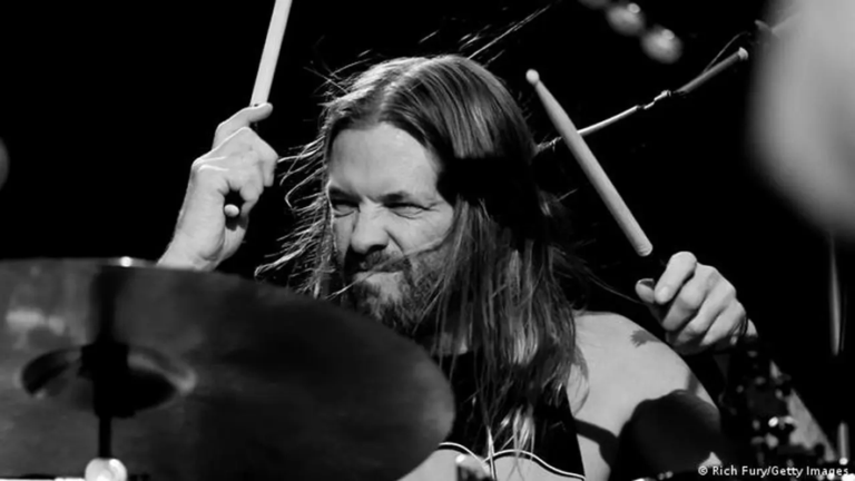 Foo Fighters dará dos conciertos en honor a Taylor Hawkins