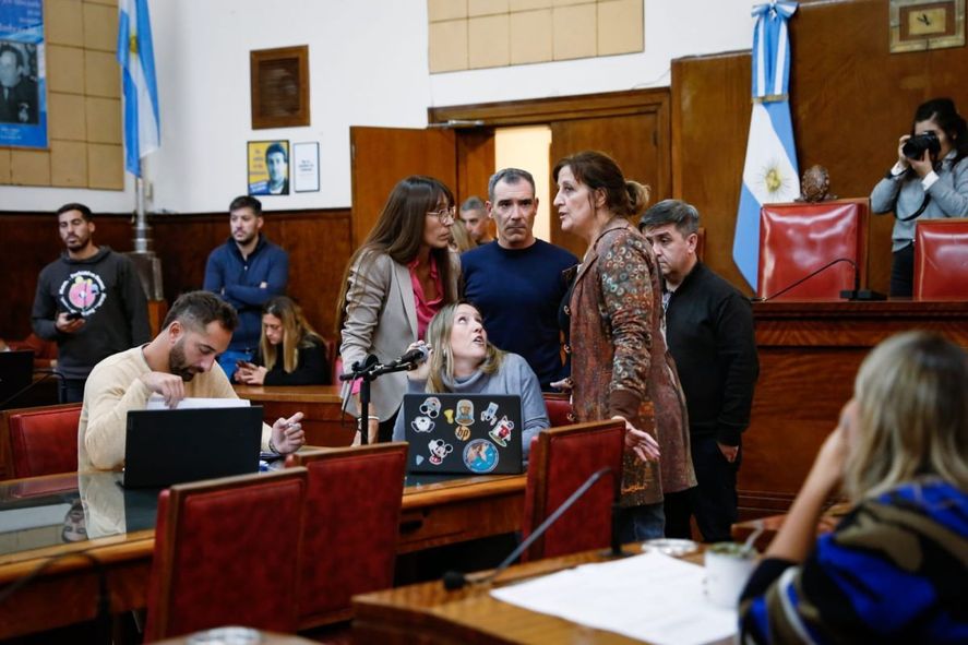 Tensión con los municipales de Mar del Plata: Denuncian amenazas contra un concejal de Montenegro Tensión con los municipales de Mar del Plata: Denuncian amenazas contra un concejal de Montenegro