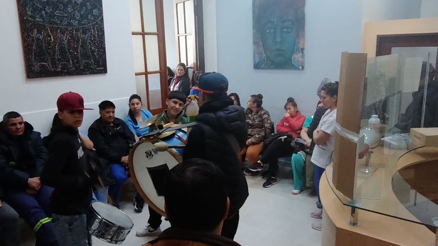 Tenso clima entre un intendente y municipales que reclamaban mejores salarios: Tenso clima entre un intendente y municipales que reclamaban mejores salarios: