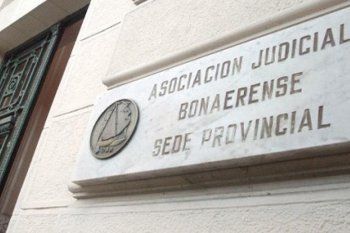 Peritos bonaerenses van a paro y denuncian el estado de emergencia