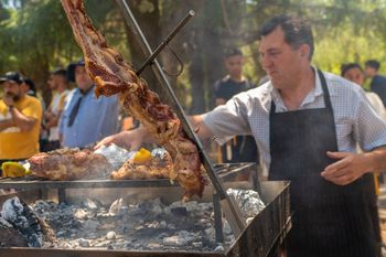 campana: con show gratuito de los nocheros, se viene la 2° fiesta del asado de tira