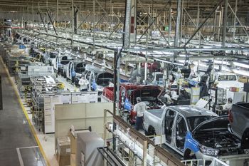 Toyota Argentina se expande pese a la crisis y producirá 27 mil nuevas unidades al año : ¿Un modelo a seguir?