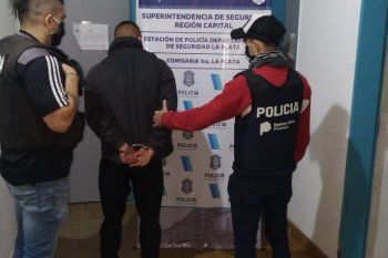El joven fue detenido en diagonal 74 y 54 acusado de apuñalar a un trapito