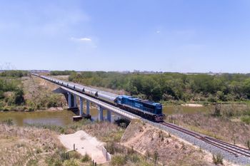 Tres lugares bonaerenses para conocer viajando en trenes de larga distancia. 