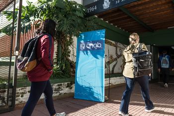 La UNaB lanzó una nueva oferta de cursos de idiomas abiertos a la comunidad.