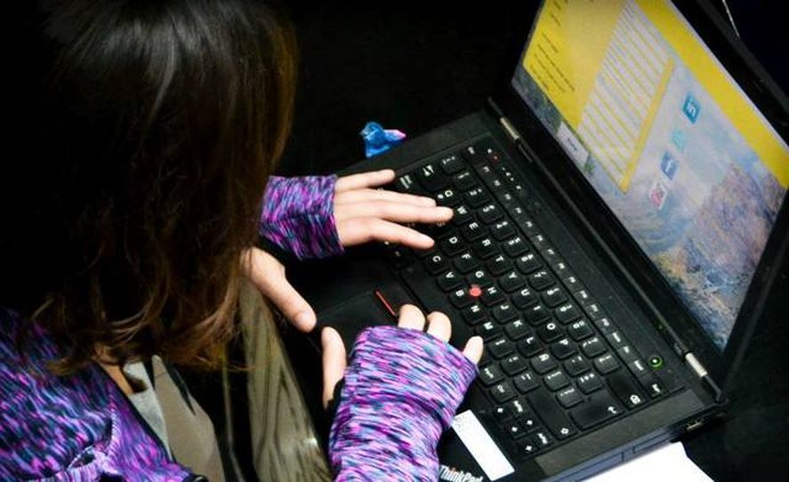 La UNLP lanzó la oferta educativa de la Escuela Universitaria de Oficios, que brinda una gran cantidad de cursos y talleres gratuitos.