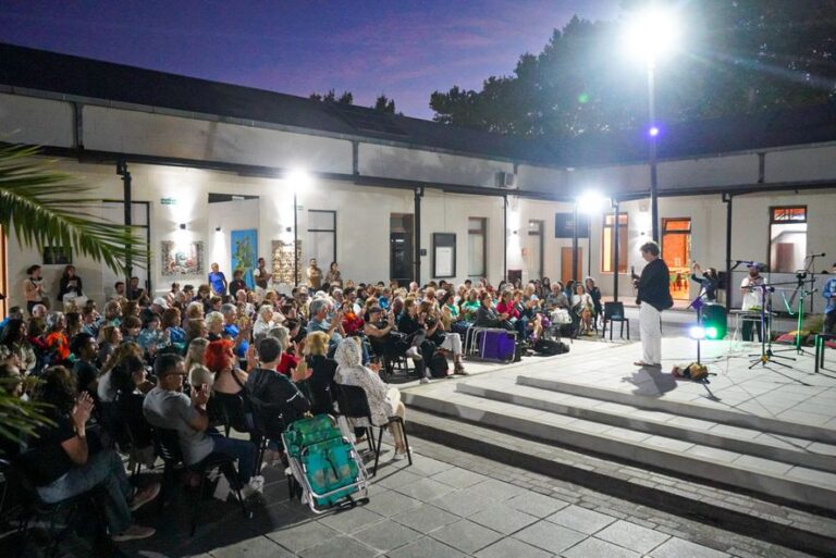 La literatura local conquista el Islas Malvinas en otro “Cuentos bajo la luz de la luna”