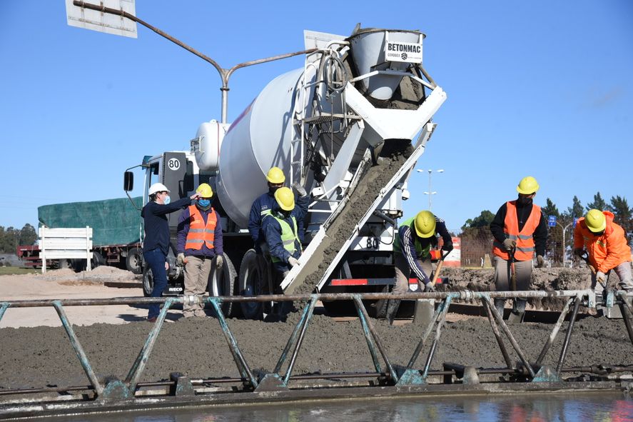 Garro aseguró que la obra será "un antes y un después" para los vecinos de La Plata.