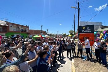 Garro inauguró la nueva Avenida 38 en San Carlos.