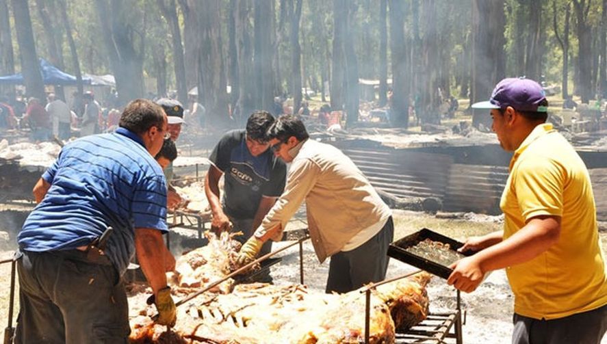 Este sábado 25 y domingo 26 de noviembre se realizará la Fiesta de la Vaquillona Asada de General Pinto. Este sábado 25 y domingo 26 de noviembre se realizará la Fiesta de la Vaquillona Asada de General Pinto.