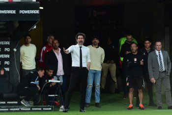 Juan Sebastián Verón, molesto por el arbitraje en el empate entre Estudiantes e Independiente Rivadavia
