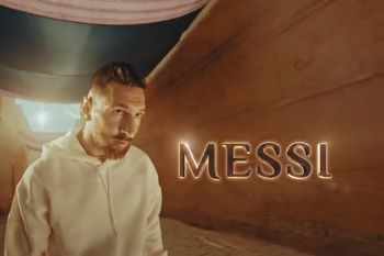 gaseosa se publicita con lionel messi en competencia de canos