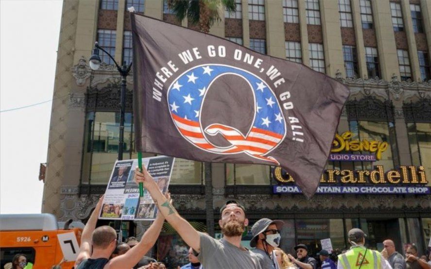 Facebook ya anunció que va a eliminar los grupos, páginas y cuentas de Instagram de QAnon.