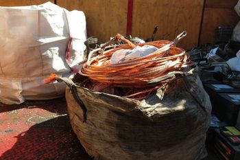 la plata: desarticulan una red de roba cables y metales