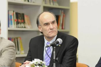 Prestigiosa distinción internacional al investigador de la UNICEN, Carlos Lanusse.
