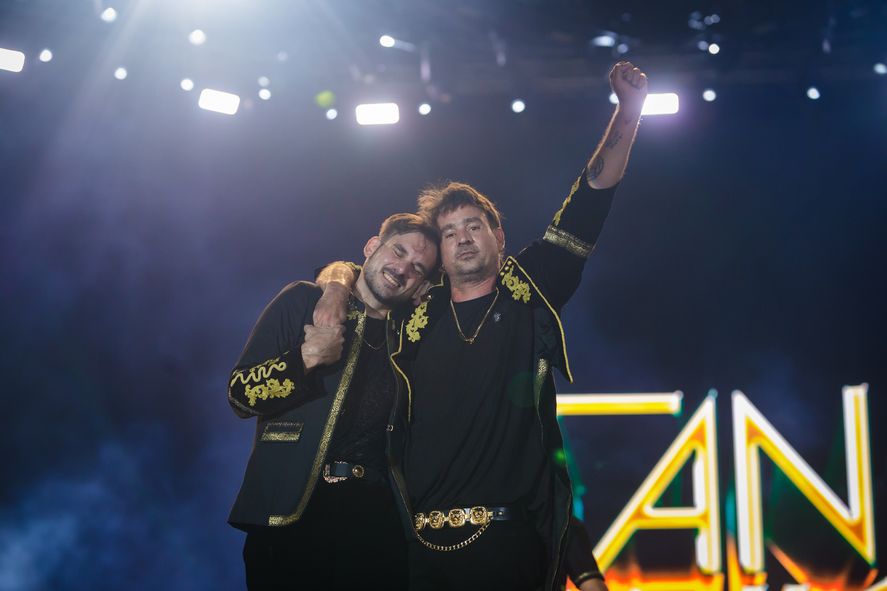 Y un día volvió Tan Biónica. Fue en el medio del show de Chano como solista en el Lollapalooza 2023 y anunciaron un