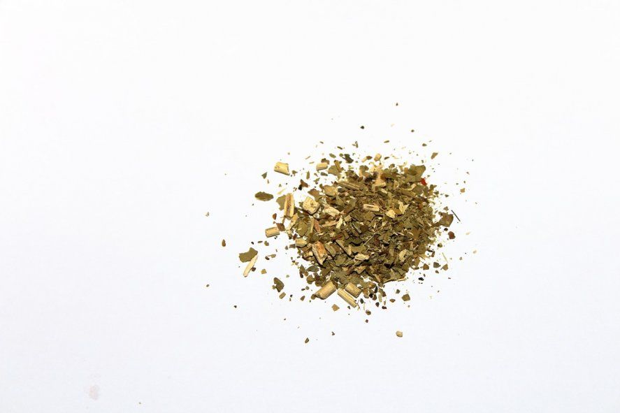 La yerba mate canchada no debe estar alterada y debe estar prácticamente libre de materias extrañas