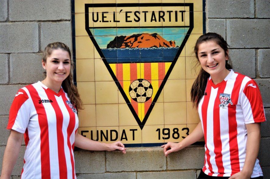 Shadya y Maylis, las hermanas Gissi, en su llegada a L'Estartit.