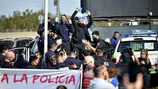 Kicillof anunció aumentos para la Policía Bonaerense.
