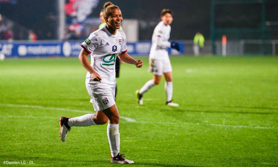 Parris, hoy en el fútbol femenino de Francia, se destacó en Inglaterra en el Mundial.