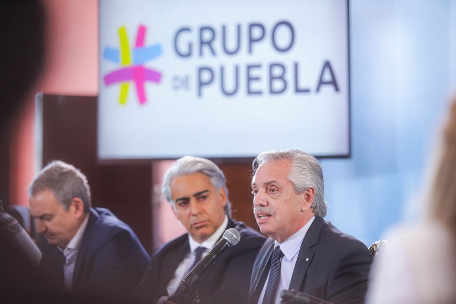 El presidente Alberto Fernández anunció hoy el reingreso a la Unión de Naciones Suramericanas (UNASUR) tras un encuentro con el Grupo de Puebla.