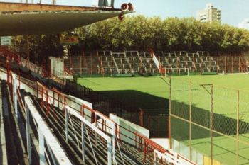 El Estadio Jorge Luis Hirschi de Estudiantes antes de la remodelación