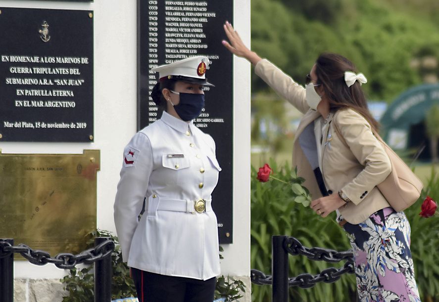 44 fueron los submarinistas que perdieron la vida tras el hundimiento del ARA San Juan. En Mar del Plata se montó un memorial.