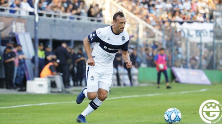 Gimnasia busca renegociar con Alemán mientras Peñarol se asoma