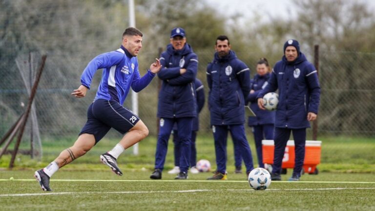 Mientras espera por Leonardo Madelón, Gimnasia entrenó con Perrone