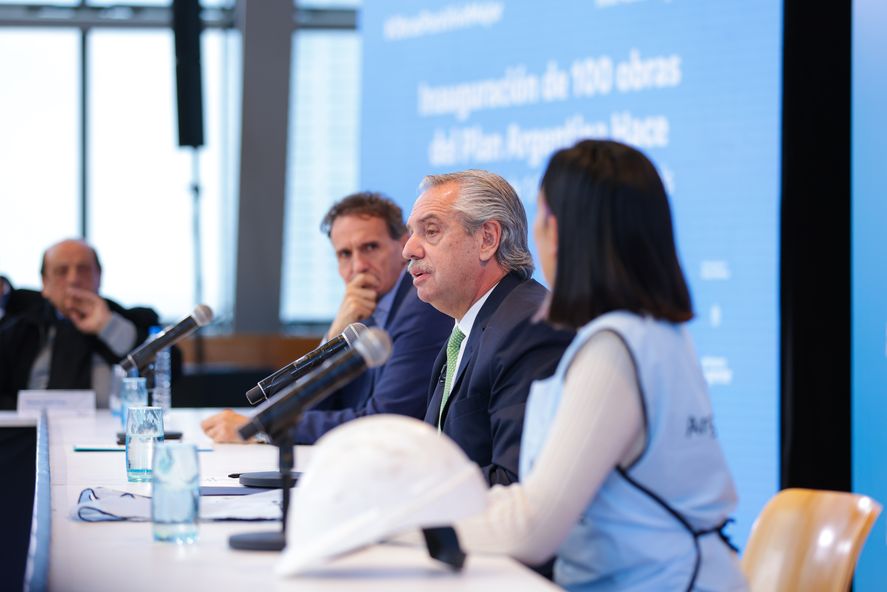 Se trata de obras distribuidas en 23 provincias que incluyeron una inversión de 5500 millones de pesos. Se trata de obras distribuidas en 23 provincias que incluyeron una inversión de 5500 millones de pesos.