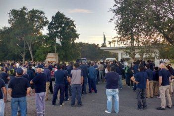 asi comenzaba el desmantelamiento de fanazul ante la mirada impotente de los trabajadores