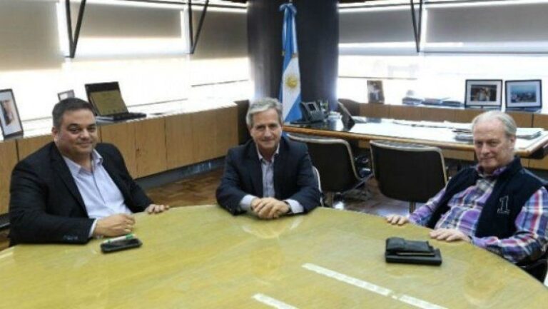 A pedir de Macri: UPCN aceptó la oferta del 15 por ciento y un ajuste mayor sobre los sueldos altos