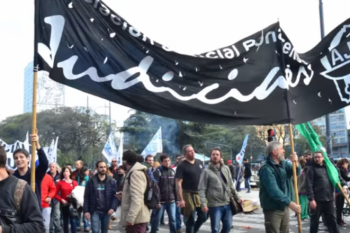 el gobierno ofrecio a los judiciales un aumento de 54% anual