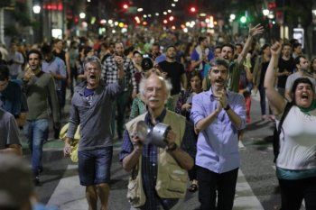 A diez días de la asunción de Javier Milei, ya se escuchan los primeros cacerolazos en repudio a sus medidas.