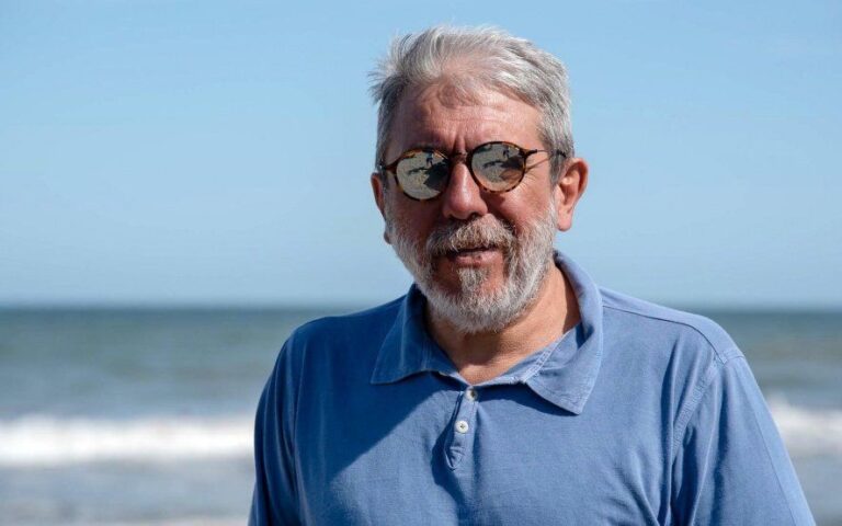 Aníbal Fernández cruzó a Vallejos y Alberto le dio un “like”