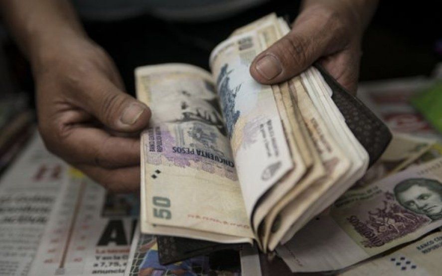 Cómo y por qué afecta la suba del dólar a las economías familiares ...